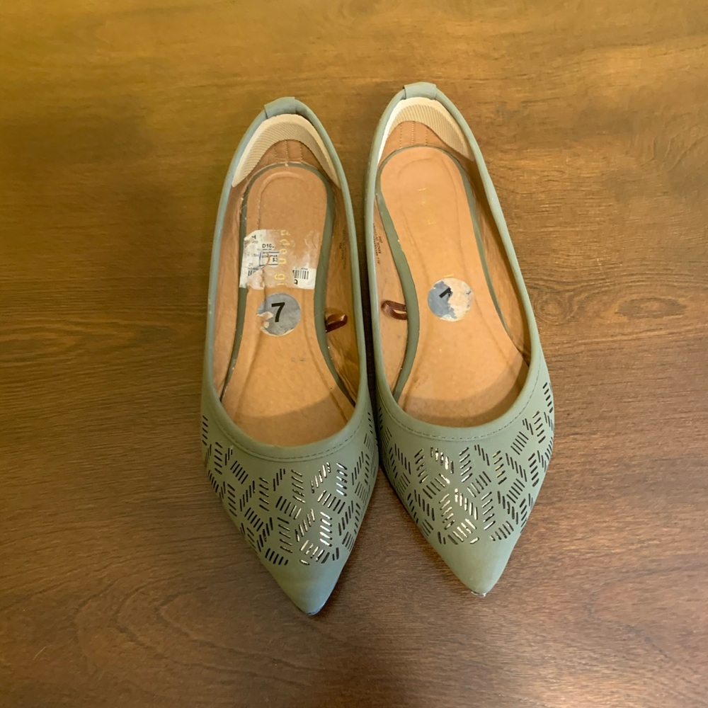 Madden girl flats